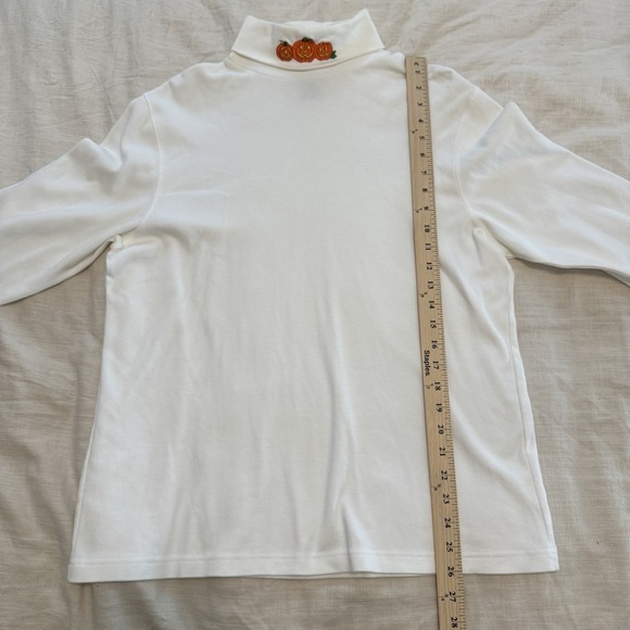 Vintage 90s Streetwear Womens XL Halloween Pumpkin Turtleneck T-Shirt White-Cozy - Picture 3 of 5